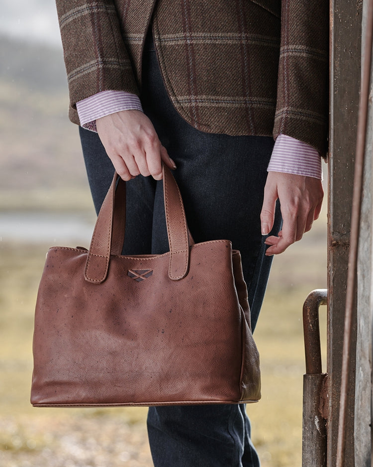 Hoggs Of Fife Monarch Leather Handbag.